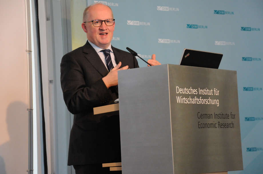 Philip R. Lane, Direktor der Zentralbank von Irland