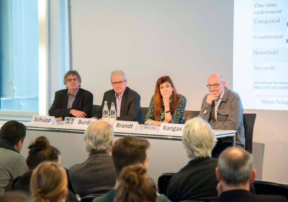 Das Publikum hatte im Anschluss an die Vorträge Gelegenheit Fragen zu stellen.