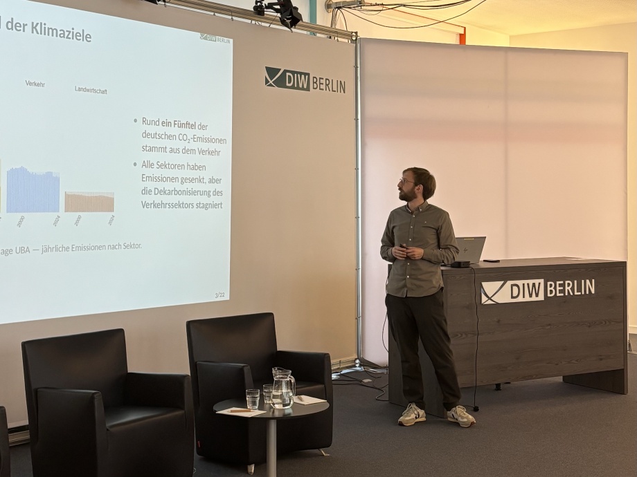 Vortrag von Renke Schmacker, Wissenschaftler in der Abteilung Staat des DIW Berlin