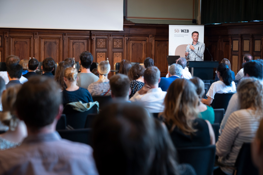 Panel statement given by Jan Eeckhout, Professor of Economics at Universitat Pompeu Fabra Barcelona