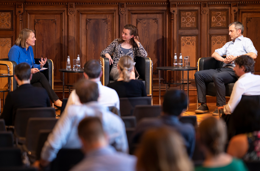 Panel on the political consequences of corporate power in digital markets with Helen Margetts (University of Oxford), Moderator Daniela Stockmann (Hertie School of Governance) and Matthew Gentzkow (Stanford University)  