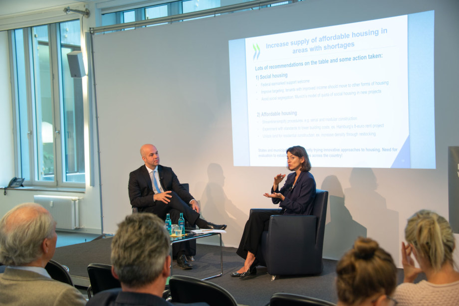 OECD chief economist Laurence Boone discusses reform priorities with DIW president Marcel Fratzscher. 