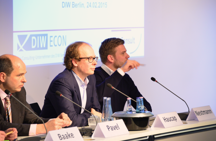 Fabien Nestmann (Uber Deutschland) kommentierte die Ergebnisse der Studie, die von Uber in Auftrag gegeben wurde.; 