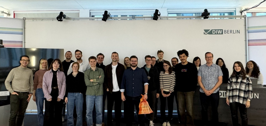 The participants of the BeNA Lecture Series 2025 with Peter Hull ; 