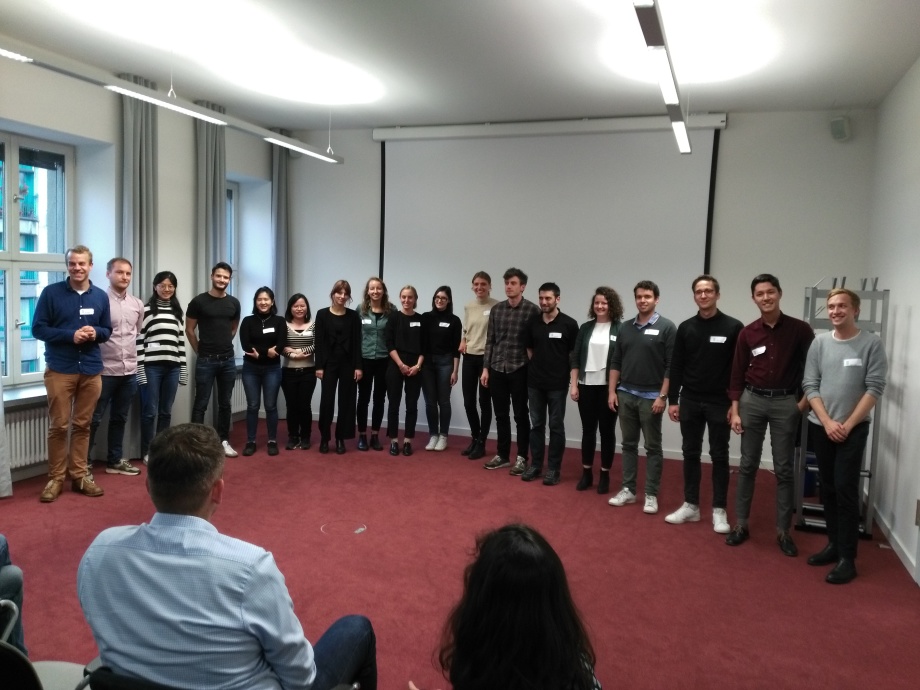 Class of 2019 at the BSE welcome event at DIW Berlin.; Klasse, Menschengruppe