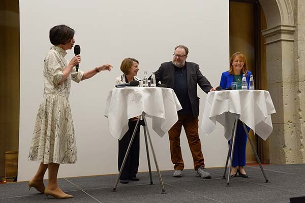 Jutta Allmendinger begrüßt das Panel in der BBAW; Jutta Allmendinger begrüßt das Panel in der BBAW