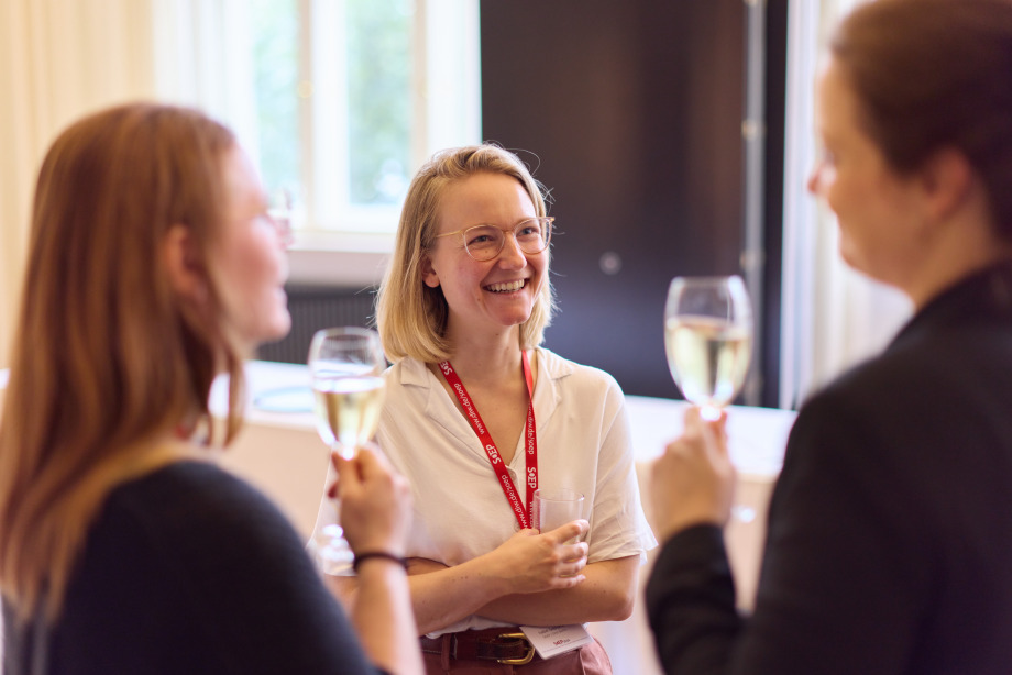Auf dem Bild sind Teilnehmer*innen der SOEP-Konferenz 2024 zu sehen.