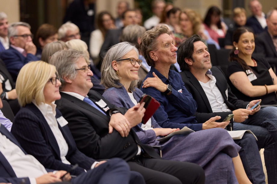 Auf dem Foto ist das Publikum abgebildet bei der Jubiläumsfeier des SOEP am 03.07.2024 in der BBAW.