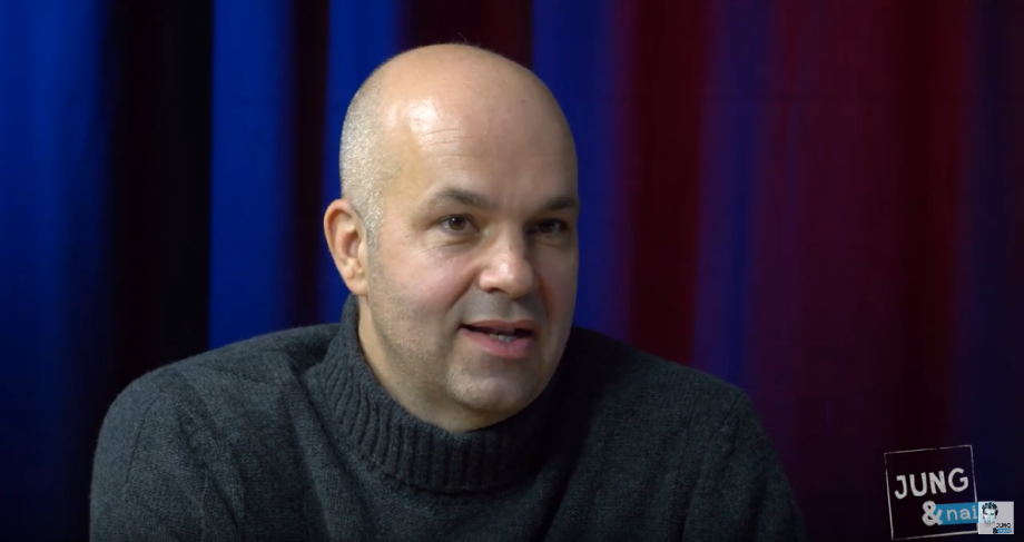 Marcel Fratzscher sprechend auf einem Screenshot des Videos