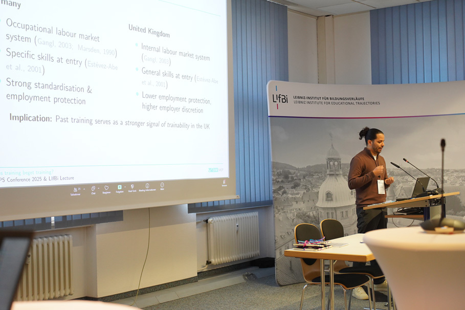 Sascha dos Santos hält Keynote auf der 10. Internationalen NEPS-Konferenz; Sascha dos Santos hält Keynote auf der 10. Internationalen NEPS-Konferenz in Bamberg am 12. Dezember 2025