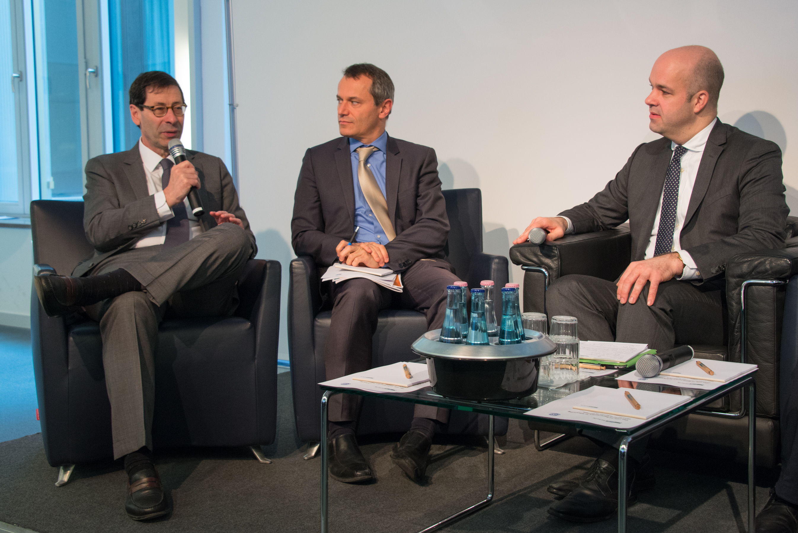 Maurice Obstfeld (IMF), Romain Duval (IMF) und Marcel Fratzscher auf dem Podium (v.l.n.r.)